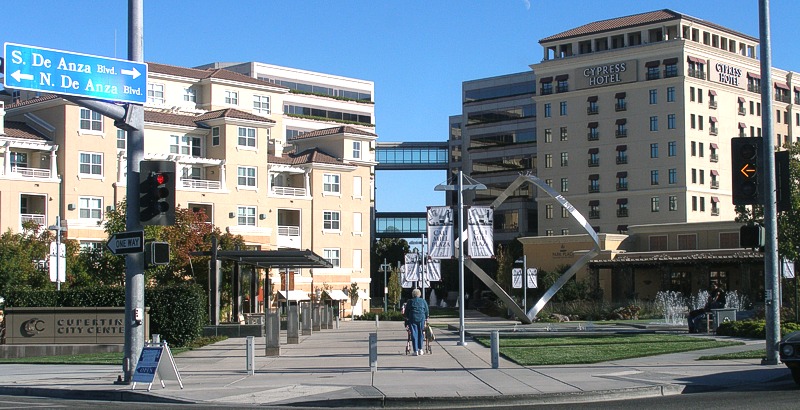 Cupertino, Cupertino City Center