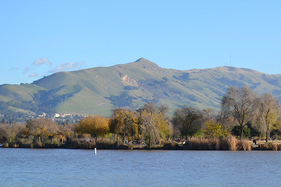 Fremont, Mission Peak over Lake Elizabeth